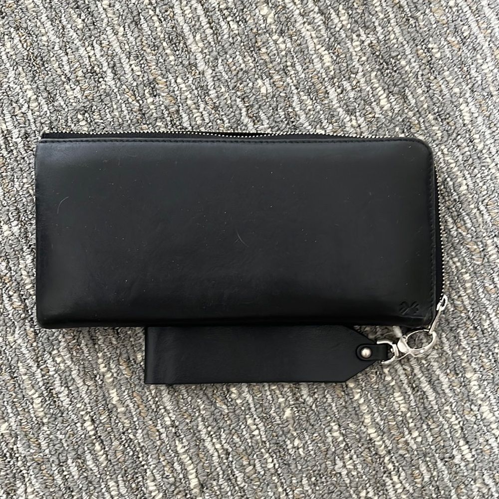 Skagen black leather continental wallet
